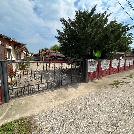 Tiszavirag Apartman Tiszakeszi Zewnętrze zdjęcie